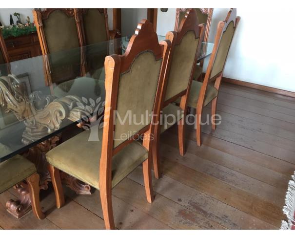 Foto de Mesa de Jantar com 8 cadeiras em Cerejeira entalhada e Tampo em vidro de 1,5cm